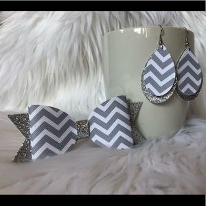 Mommy and me bow and earring set